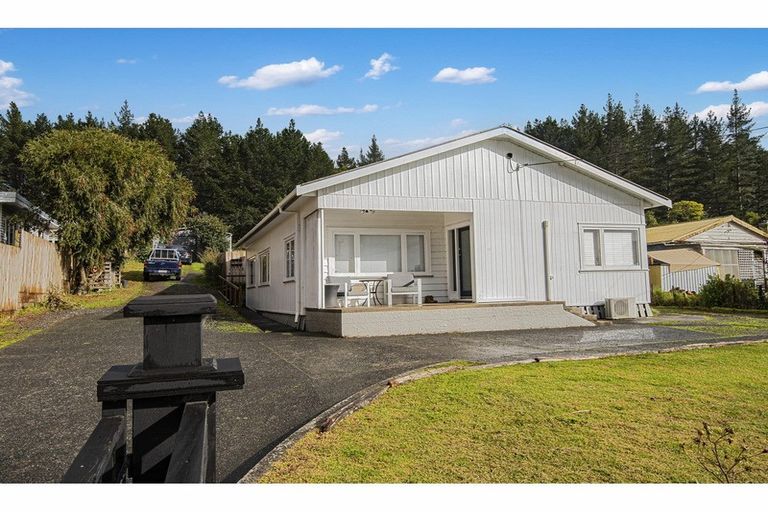 Photo of property in 137 King Street, Hikurangi, 0114