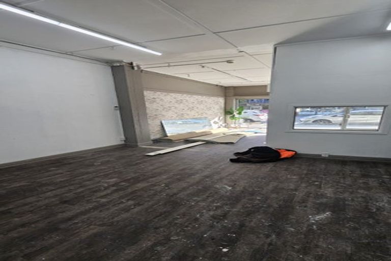 Photo of property in Queens Chambers, 204/220 Main Street, Upper Hutt, 5018