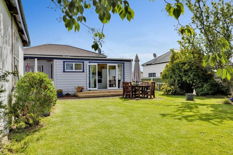 Photo of property in 13 Maire Street, Inglewood, 4330