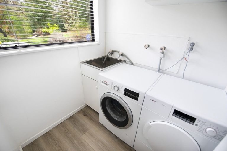 Photo of property in 72 Tauroa Road, Havelock North, 4130