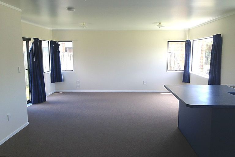 Photo of property in 12 Kona Crescent, Henderson, Auckland, 0610