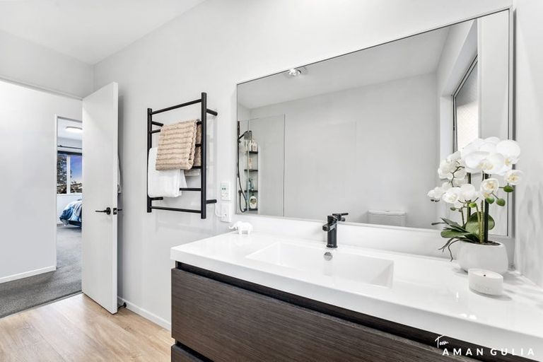 Photo of property in 22 Whangaparaoa Road, Red Beach, 0932