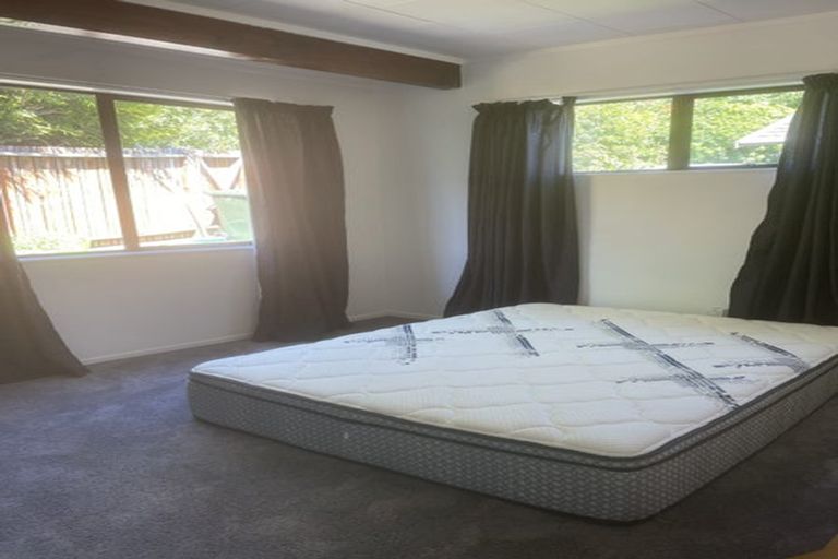 Photo of property in 1/126 Tirohanga Road, Tirohanga, Lower Hutt, 5010