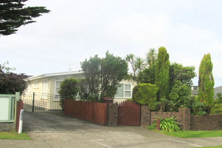 Photo of property in 166 Dowse Drive, Maungaraki, Lower Hutt, 5010
