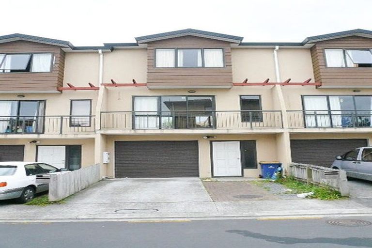 Photo of property in 6/8 Margan Avenue, New Lynn, Auckland, 0600