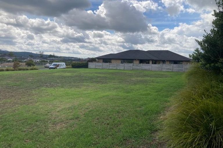 Photo of property in 1 Floyd Road, Riverhead, 0820