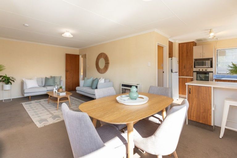 Photo of property in 4 Edgecombe Court, Roslyn, Palmerston North, 4414