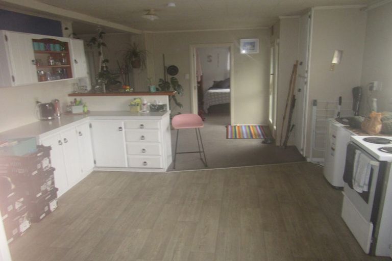 Photo of property in 207 Vipond Road, Stanmore Bay, Whangaparaoa, 0932