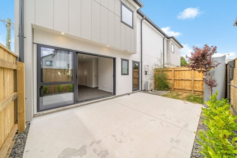 Photo of property in 1/104 Martin Street, Wallaceville, Upper Hutt, 5018