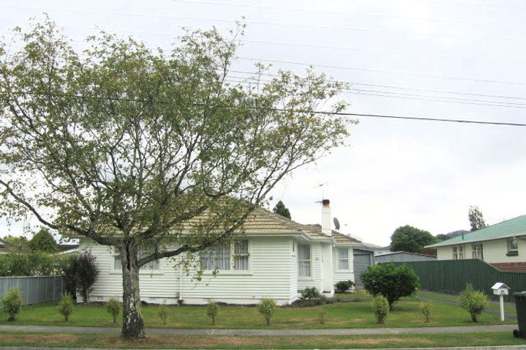 Photo of property in 21 Charles Street, Clouston Park, Upper Hutt, 5018