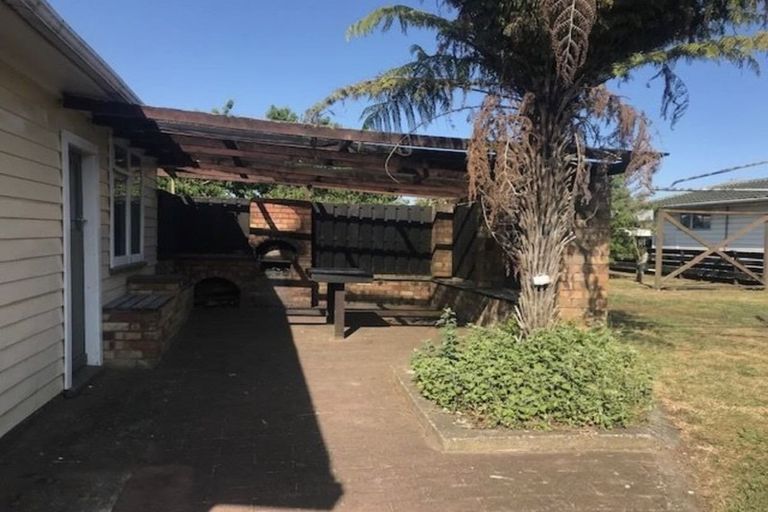 Photo of property in 24 Thorn Road, Tuakau, 2121