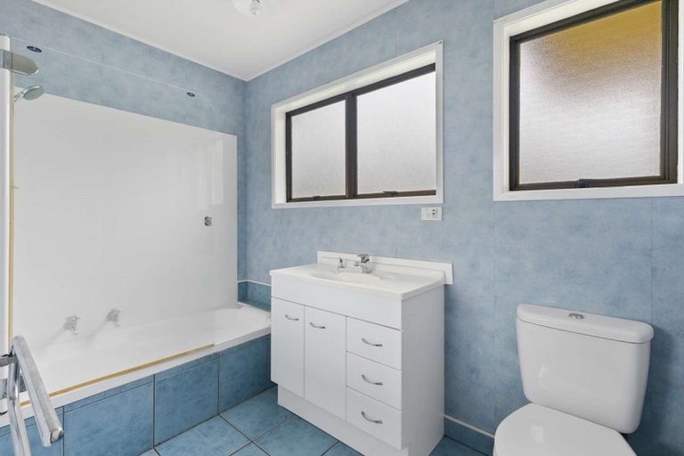 Photo of property in 15 Dickens Street, Owhata, Rotorua, 3010