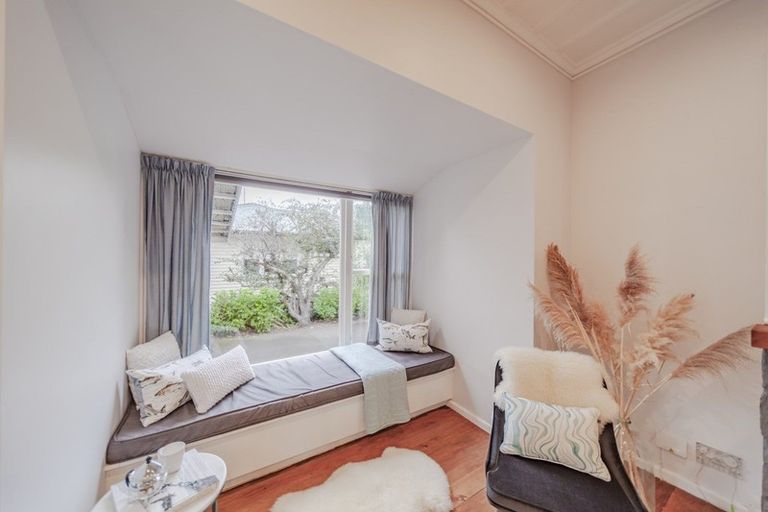 Photo of property in 40 Middle Road, Havelock North, 4130