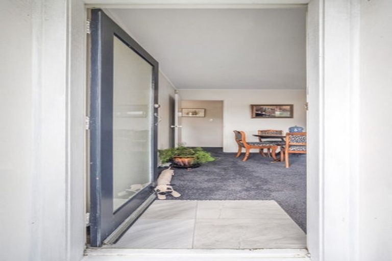 Photo of property in 1/5 Himalaya Drive, Half Moon Bay, Auckland, 2012