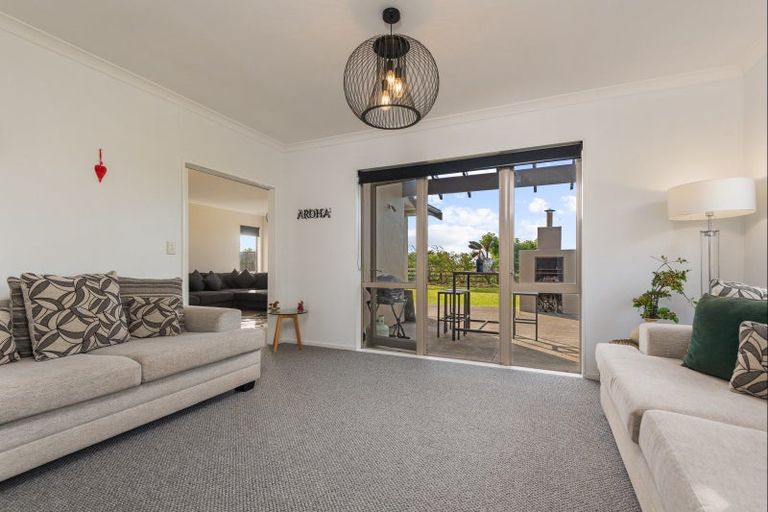 Photo of property in 72 Aranui Road, Kairanga, Palmerston North, 4475