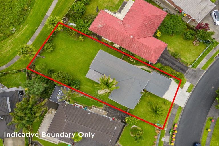 Photo of property in 18 Lochend Place, Highland Park, Auckland, 2010