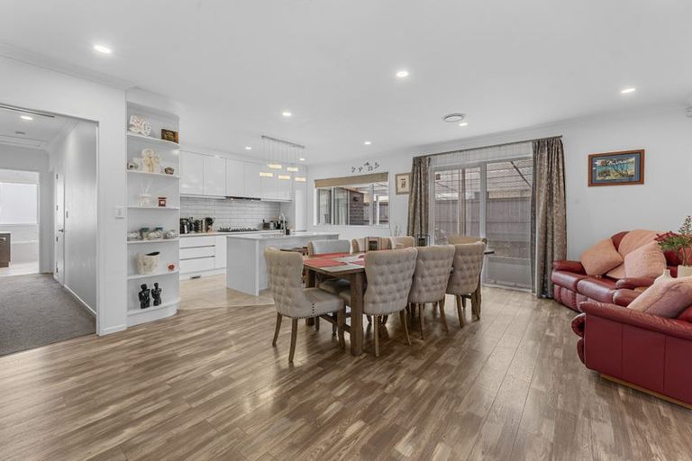 Photo of property in 587 Great South Road, Rosehill, Papakura, 2113