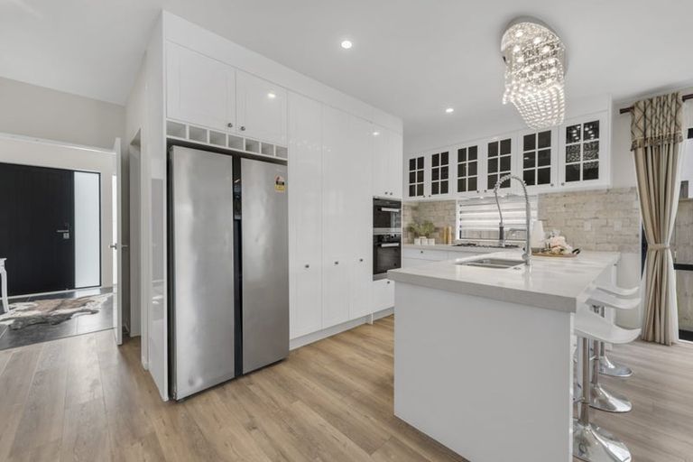 Photo of property in 30 Rosewell Crescent, Flat Bush, Auckland, 2019