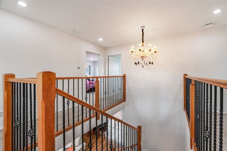 Photo of property in 1c Babich Road, Henderson Valley, Auckland, 0614