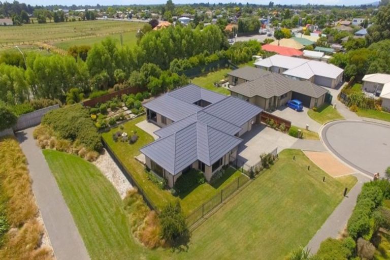 Photo of property in 21 Strathcarron Place, Broomfield, Christchurch, 8042