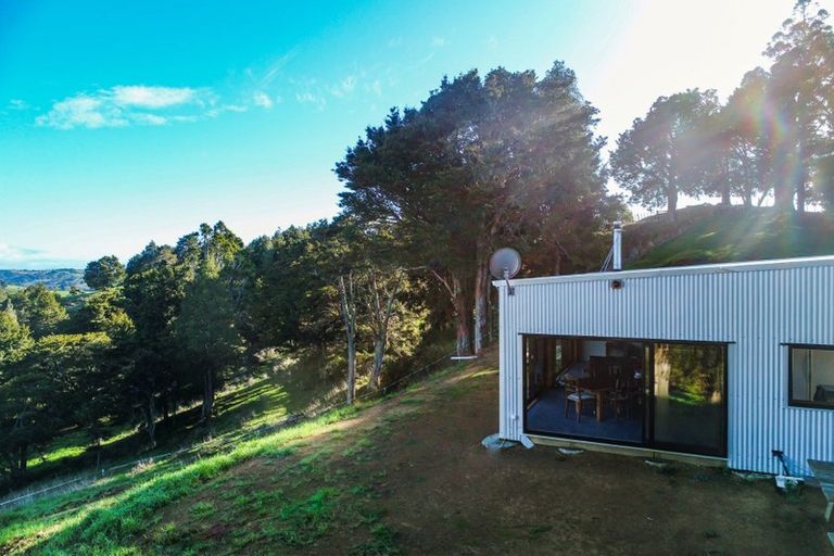 Photo of property in 205 Central Road, Mareretu, Paparoa, 0571