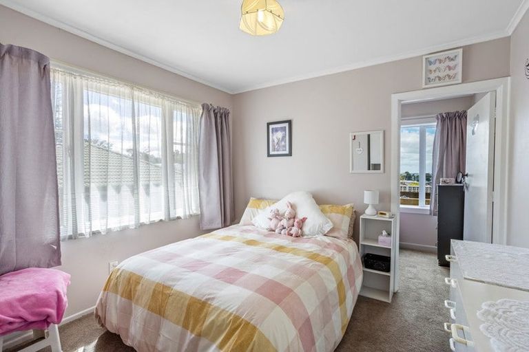 Photo of property in 15a Sarona Avenue, Glen Eden, Auckland, 0602