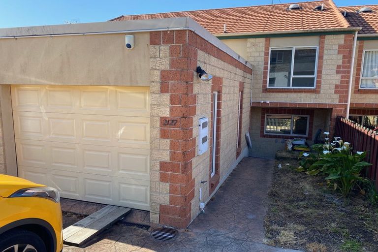 Photo of property in 2/27 Lucienne Drive, Ranui, Auckland, 0612