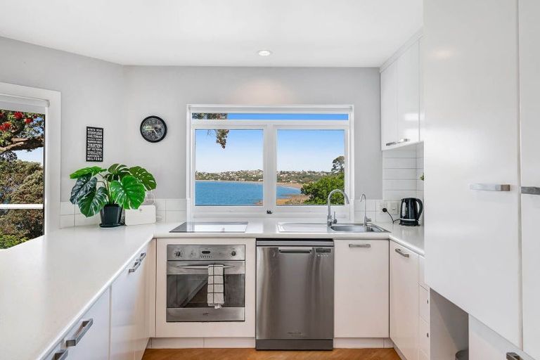 Photo of property in 11 Swann Beach Road, Stanmore Bay, Whangaparaoa, 0932