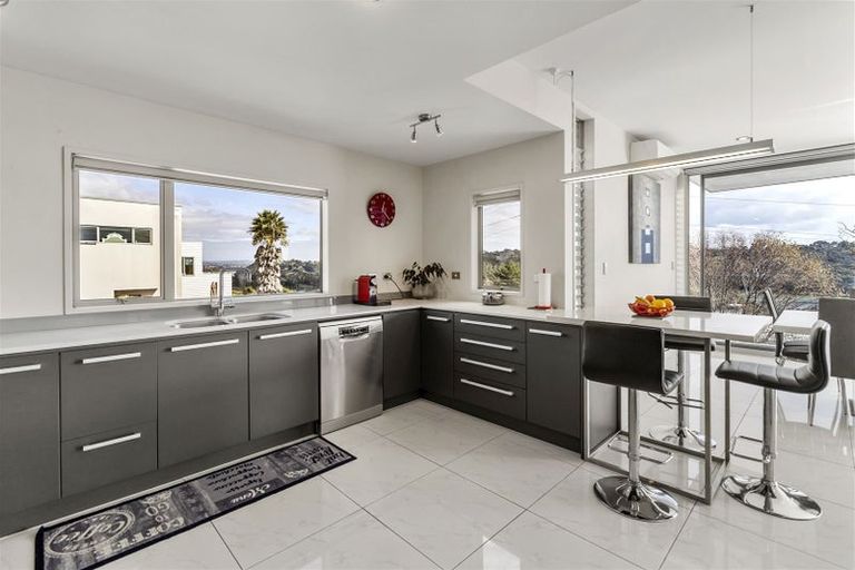 Photo of property in 146 Kittiwake Drive, Schnapper Rock, Auckland, 0632