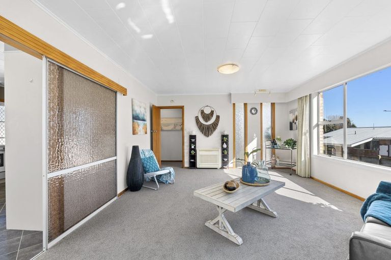 Photo of property in 15 Clifton Drive, Waitara, 4320