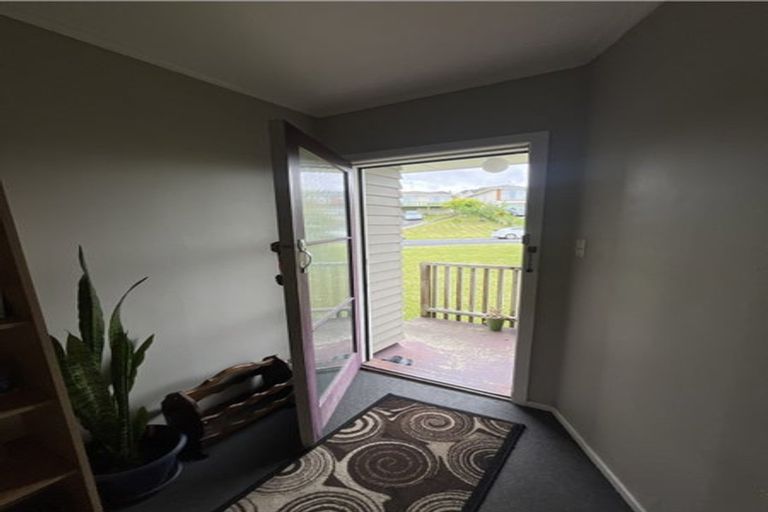 Photo of property in 37 Bruce Road, Glenfield, Auckland, 0629