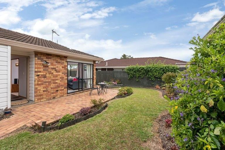 Photo of property in 14b Billabong Place, Botany Downs, Auckland, 2010