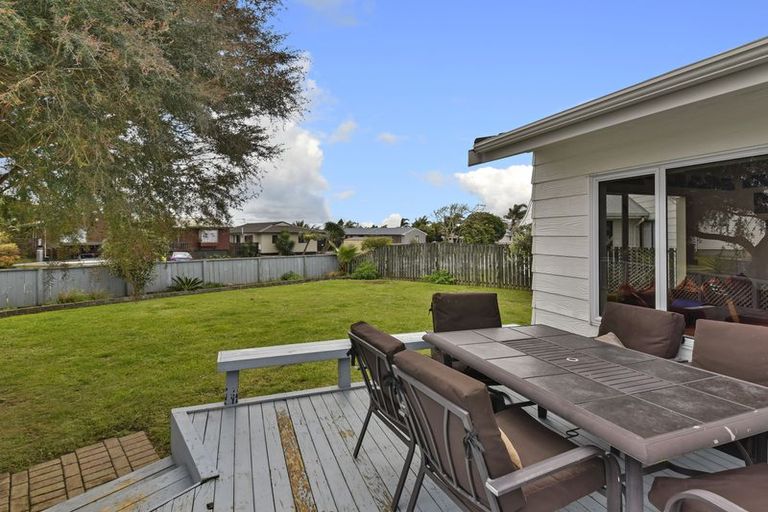 Photo of property in 30 Hadley Wood Drive, Wattle Downs, Auckland, 2103
