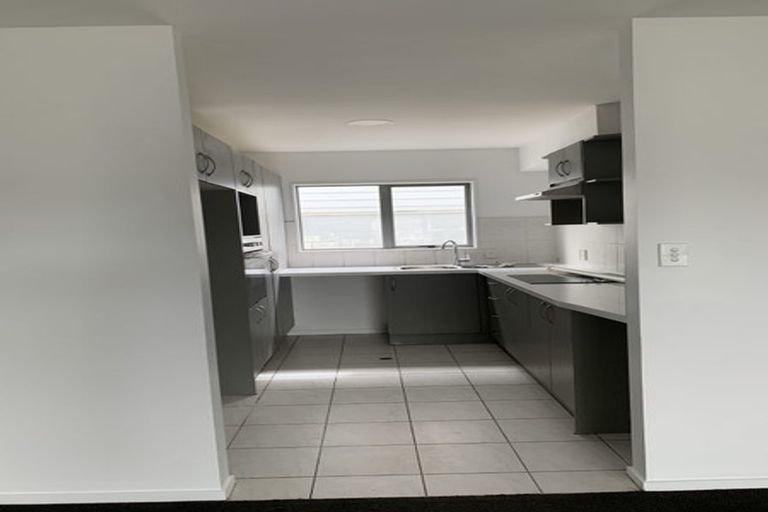 Photo of property in 25/3 Hulme Place, Henderson, Auckland, 0612