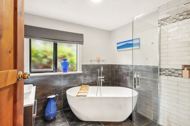 Photo of property in 43 Hihitahi Rise, Paihia, 0200