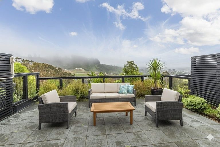 Photo of property in 28 Holystone Road, Whitby, Porirua, 5024