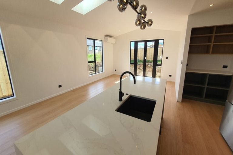 Photo of property in 25 Palm Drive, Whitianga, 3510