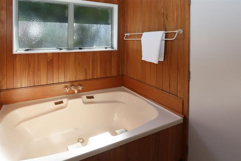 Photo of property in 199a Kawaha Point Road, Kawaha Point, Rotorua, 3010