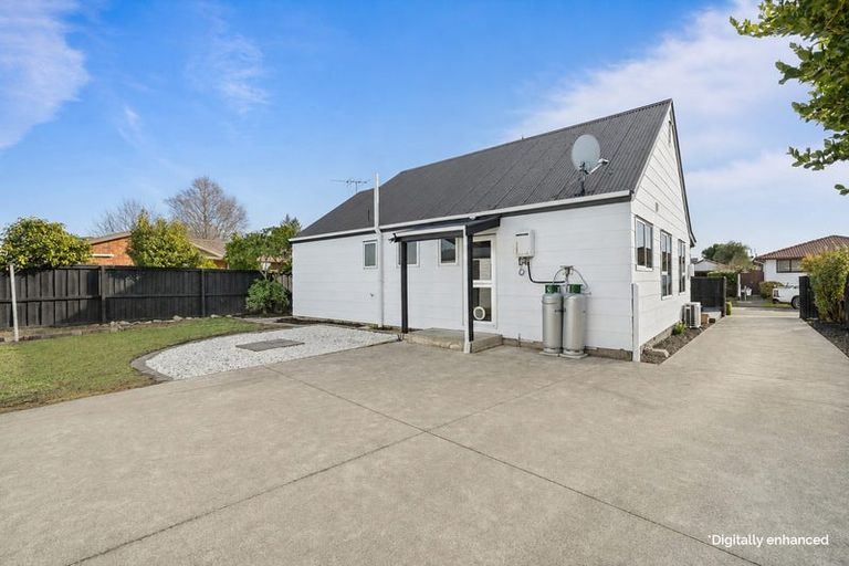 Photo of property in 12 Resolution Place, Bryndwr, Christchurch, 8053