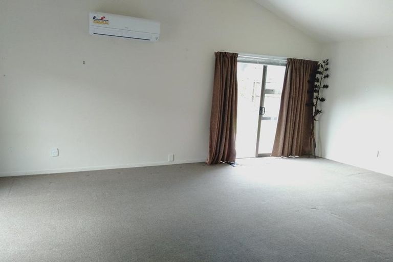 Photo of property in 110 Reeves Road, Pakuranga Heights, Auckland, 2010