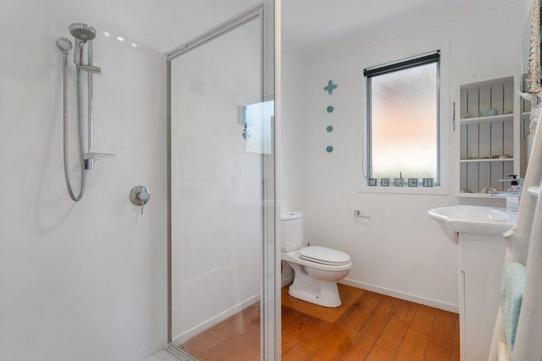 Photo of property in 1437 Clevedon Kawakawa Road, Kawakawa Bay, Papakura, 2585