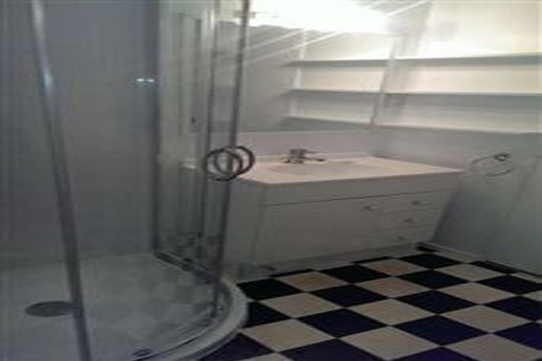 Photo of property in Grosvenor Cl, 21/6 Brown Street, Mount Cook, Wellington, 6021