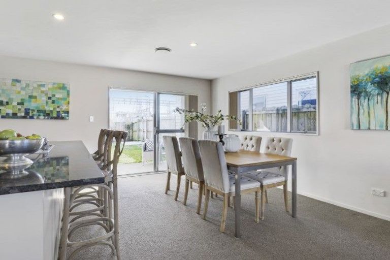 Photo of property in 36 Popokatea Drive, Takanini, 2112