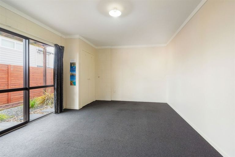 Photo of property in 198 Royal Road, Massey, Auckland, 0614