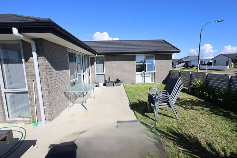 Photo of property in 2 Bill Miller Drive, Papamoa, 3118