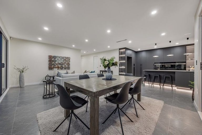 Photo of property in 8 Koheru Place, Long Bay, Auckland, 0630