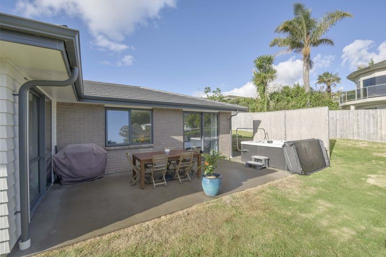 Photo of property in 43 Symes Drive, Red Beach, 0932