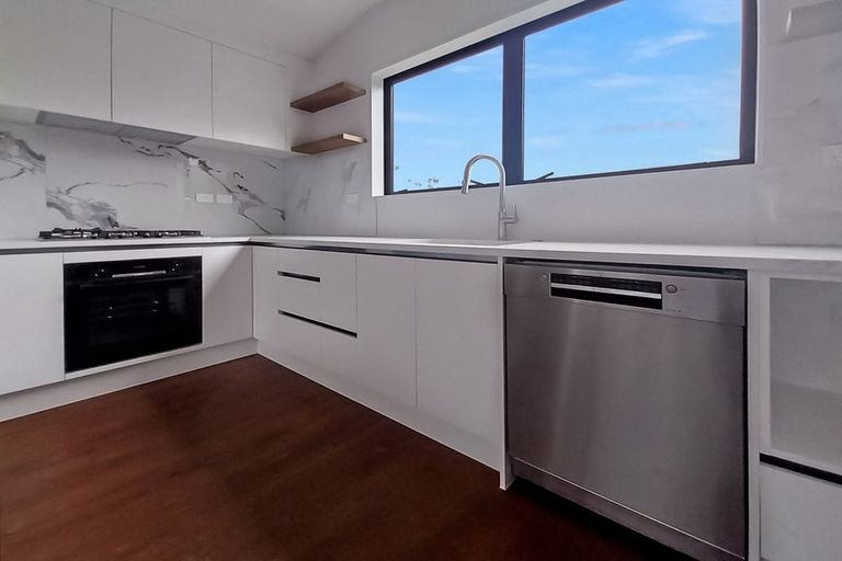 Photo of property in 57c Pleasant Road, Glen Eden, Auckland, 0602