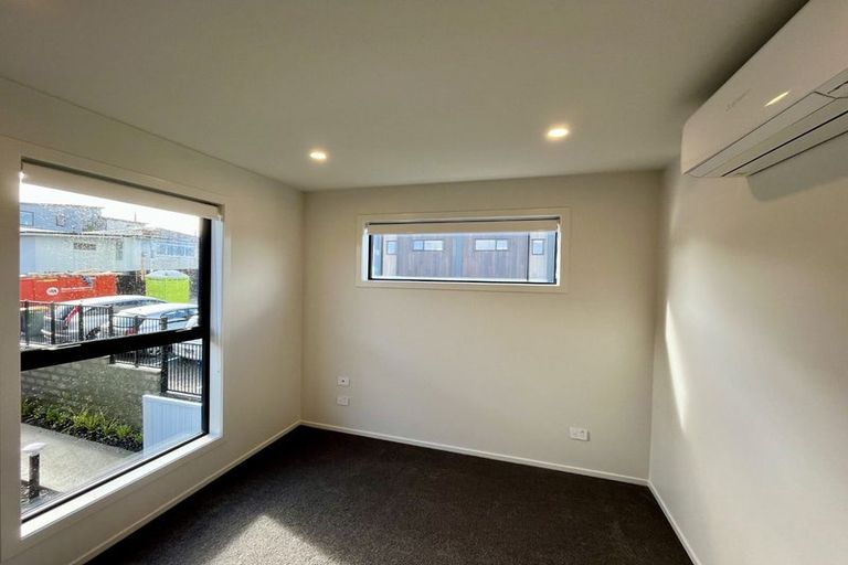 Photo of property in 6/506 Glenfield Road, Bayview, Auckland, 0629