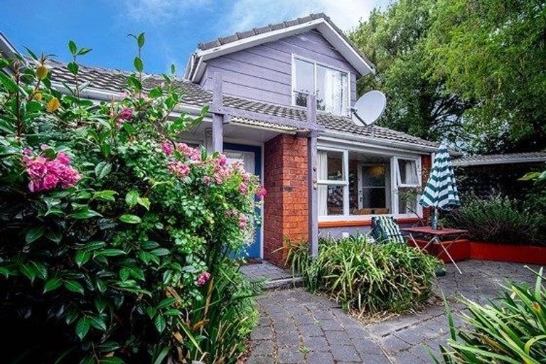 Photo of property in 2/7 Kipax Place, Riccarton, Christchurch, 8011